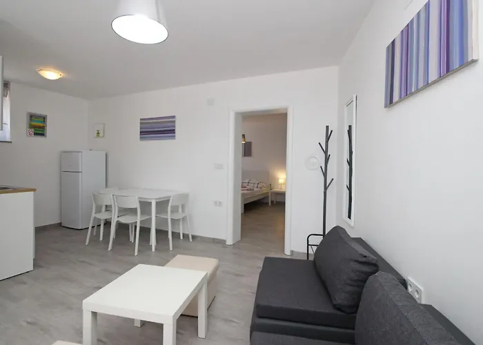 In Mit Terrasse By Interhome *