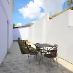 In Mit Terrasse By Interhome شقة