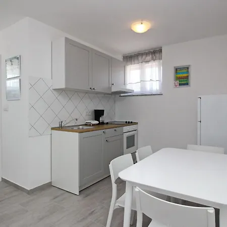 In Mit Terrasse By Interhome Apartmán