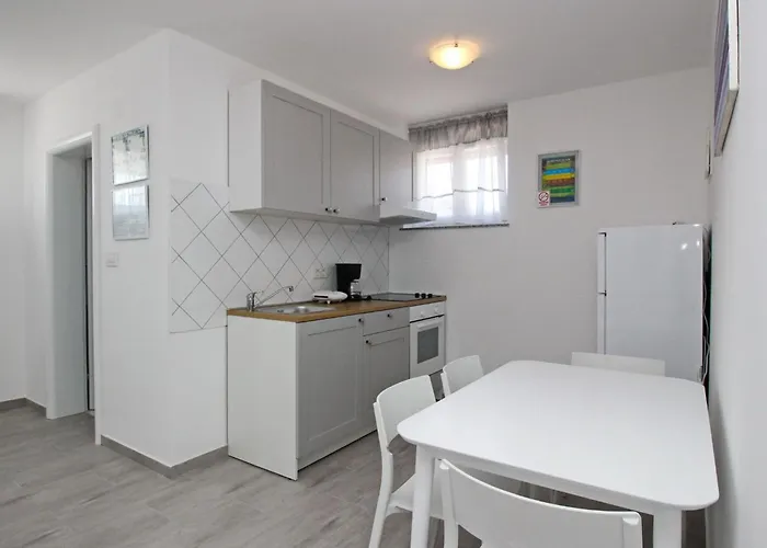 In Mit Terrasse By Interhome Apartmán